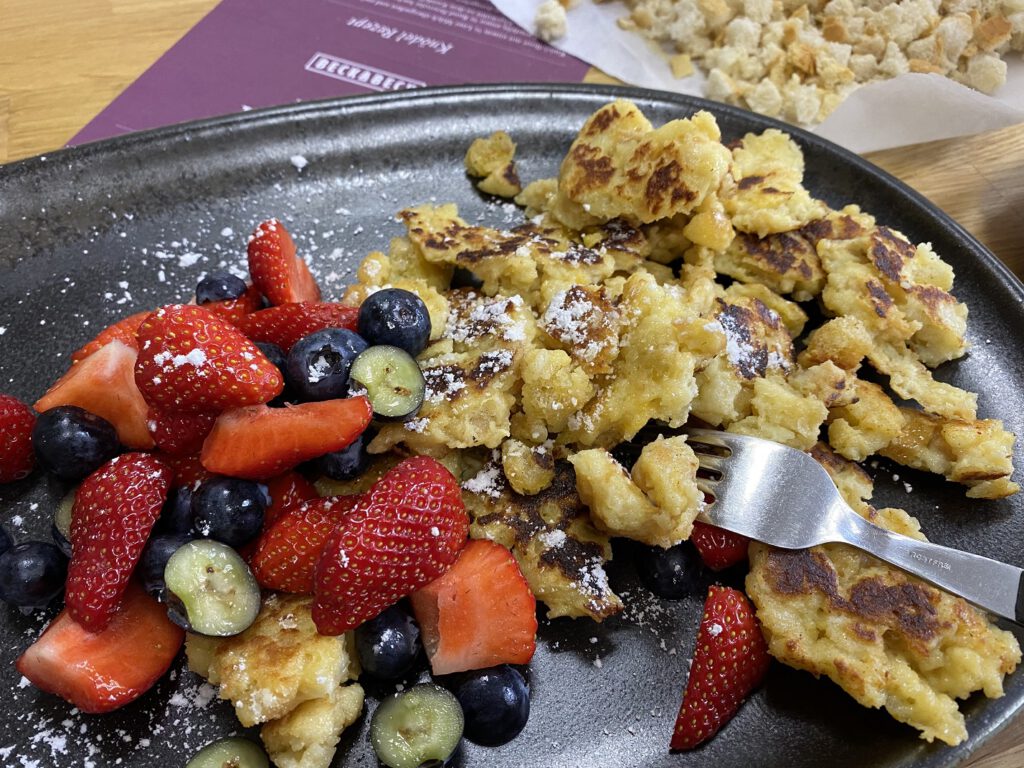BeckaBeck Community | Süsser Schmarrn mit Beerensalat